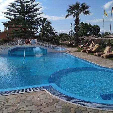 Hellens Village Almiros Beach 外观 照片