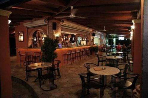 Hellens Village Almiros Beach 外观 照片