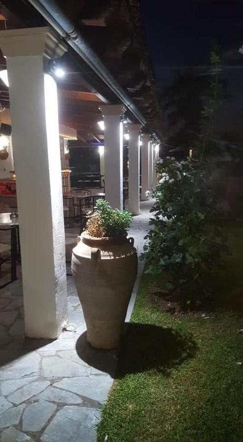Hellens Village Almiros Beach 外观 照片