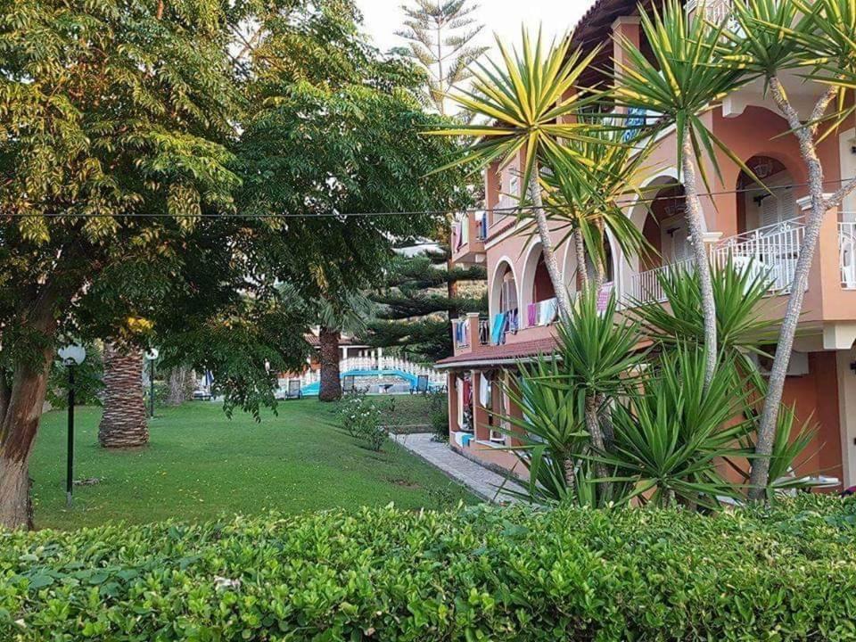 Hellens Village Almiros Beach 外观 照片